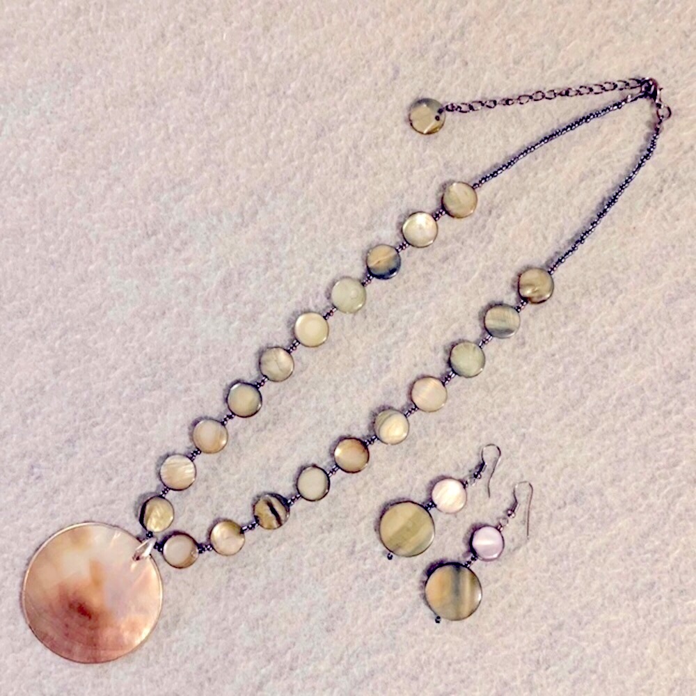 Shell necklace and earring set